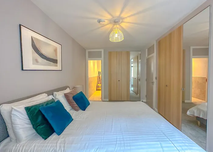 Baker Street Apartments