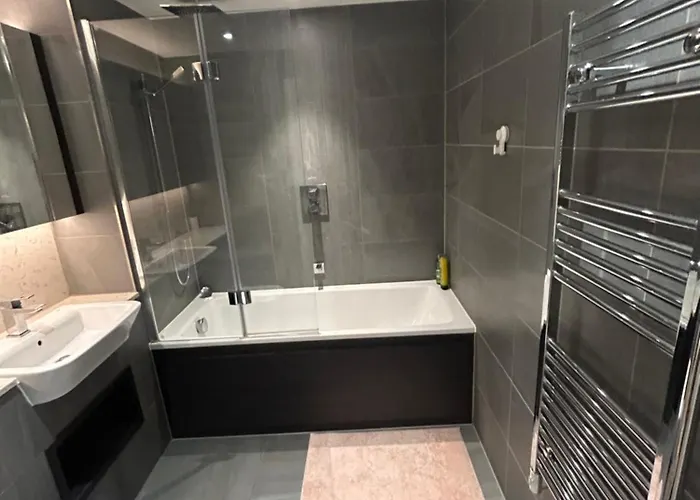 Lux 2 Bdr Apartment In Eastend Near Aldgate East Station London