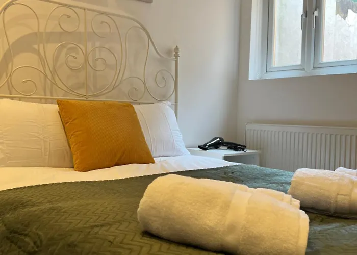 Charming 2-Bed Garden Flat Near Kings Cross St Pancras & Emirates Stadium London