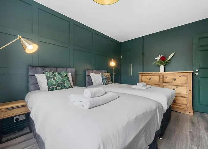Spacious 3 Bedroom Whitechapel With Garden By Gold Stays