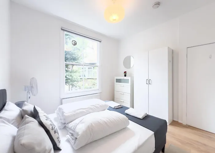 Pleasant 1 Bedroom Camden -On 1St Floor