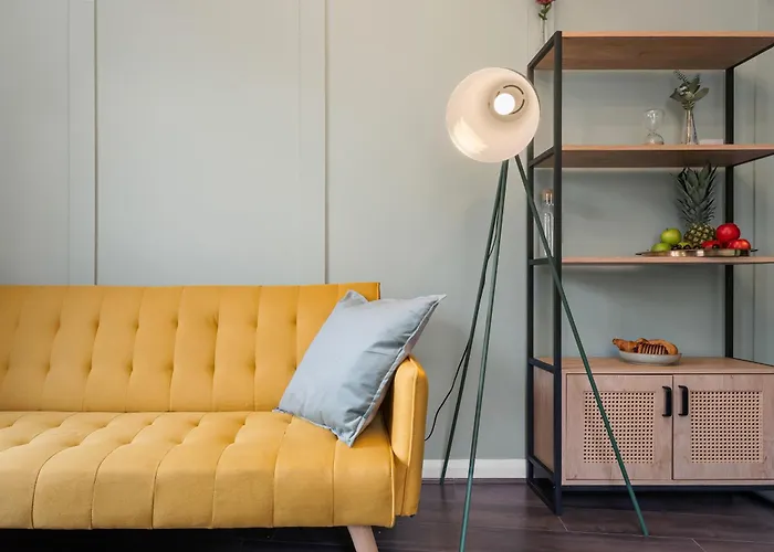 Chic 2 Bedroom Near Liverpool Street By Gold Stays