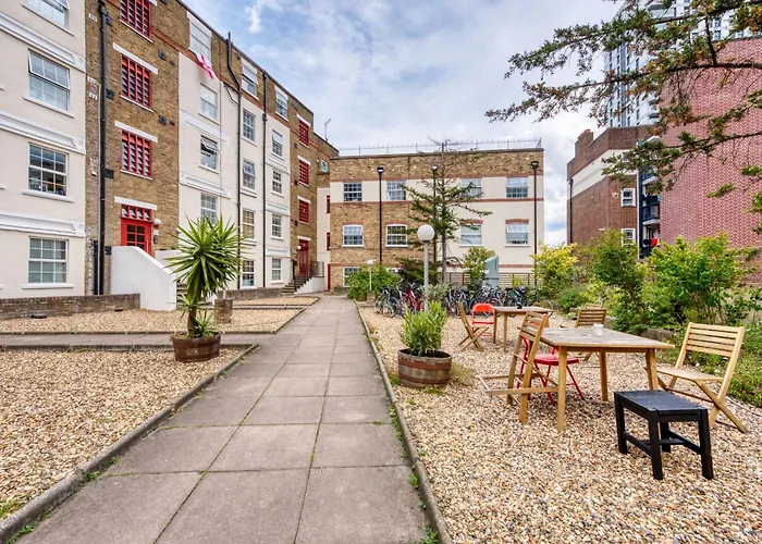 Chic 2 Bedroom Near Liverpool Street By Gold Stays