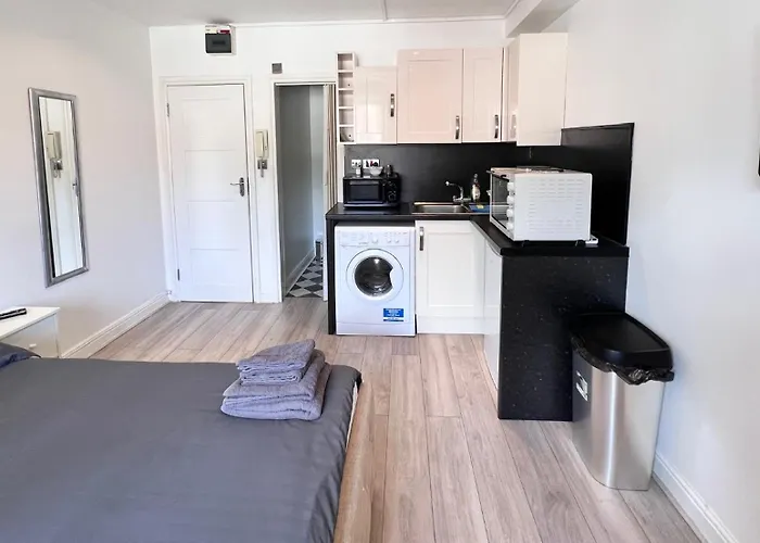 Lovely Studio s On Finchley Road