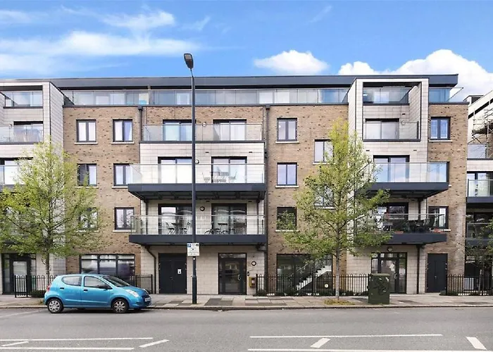Exquisite One Bed With Nice View And Near Tube