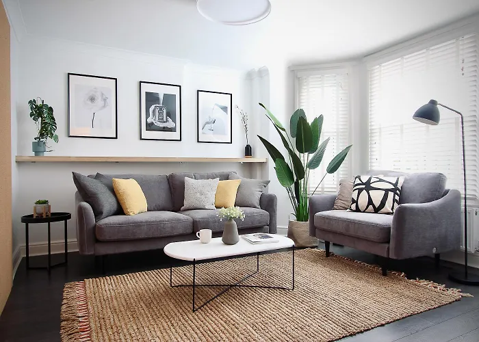 Spacious Two Bedroom In The Heart Of Notting Hill