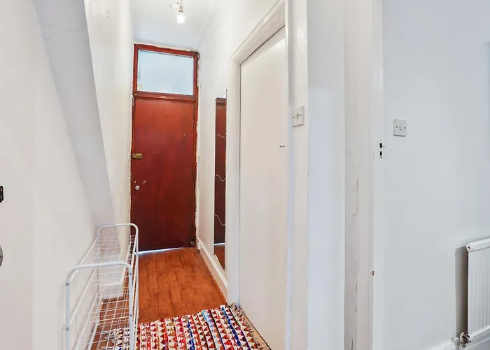 Cosy N22 Sleeps 6