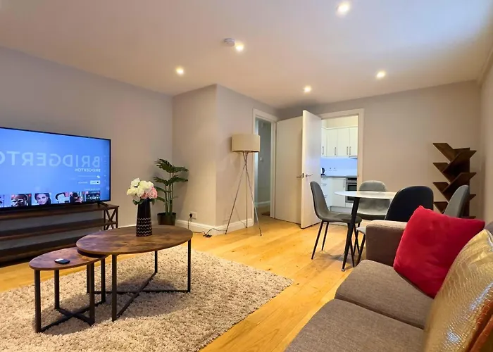 Kensington 2Bed Stucco Bright Large High Ceilings - Luxurylondonstays