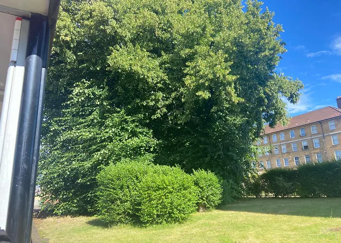Separate Rooms By The Thames