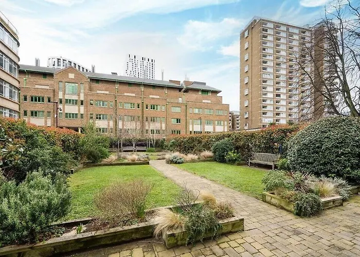 Charming In The Pleydell Estate