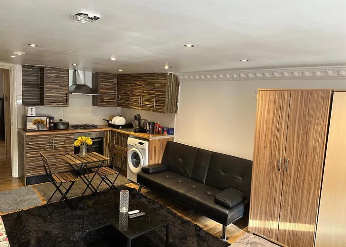 1 Bedroom Studio London S5