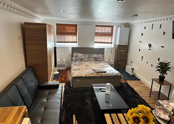 1 Bedroom Studio London S5