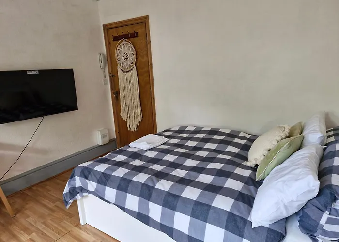 Bright Studio Apartment In A Perfect Location