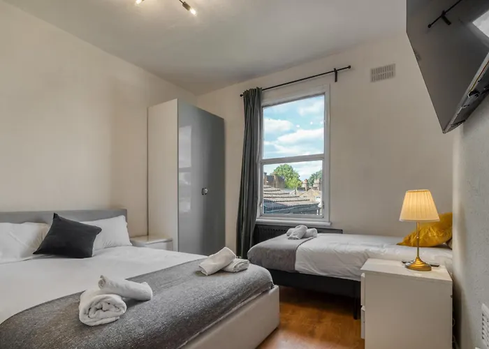 4 Bedroom Dalston Apartment