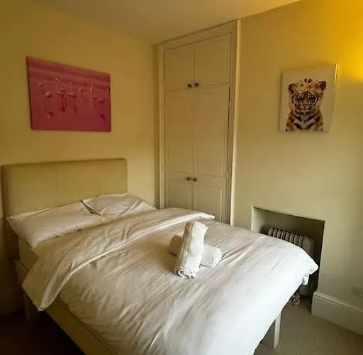 Cozy Sleep 4 -Mayfair-Hyde Park Gh20