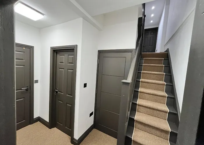 Fabulous 3 Bed - Near Excel - Sleeps 6 - 8