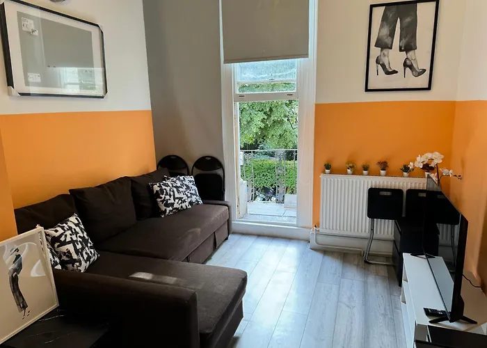 Central, Affordable And Fashion Flat For 4 People With Breakfast Close To Notting Hill Zone 1