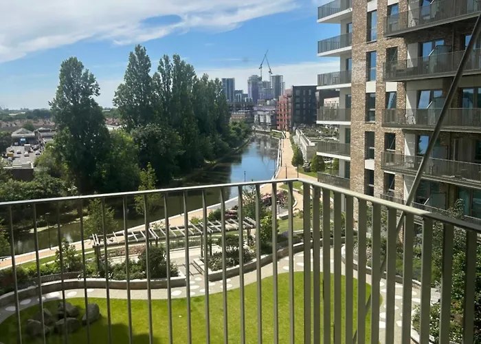 Wembley Luxury Apartment
