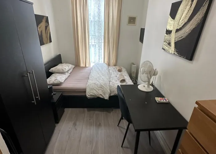 Central London Apartment 1