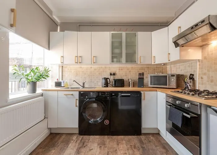 Bright, Modernised Apartment Close To Borough Market Londra