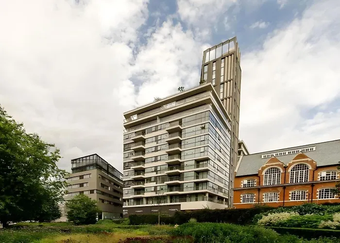 3 Million Pound Luxury Large Tower Bridge Direct Views Sleeps 6