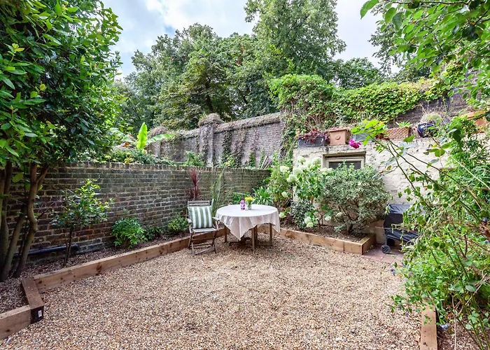Chic&Charming Chelsea 2 Bed Flat