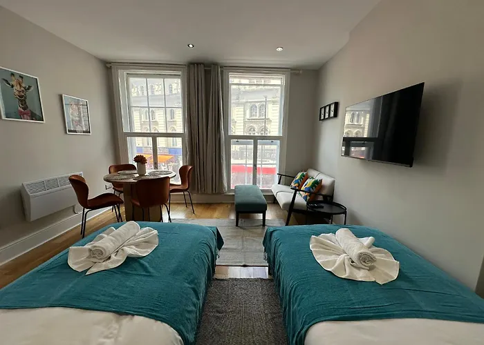 Modern Flat In Central