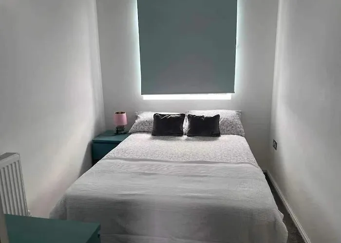 Dollis Hill One Bedroom Apartment Nw2 London
