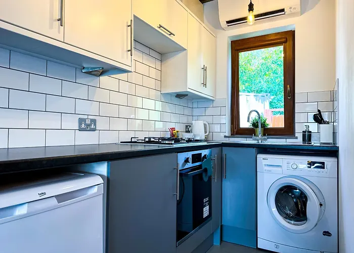 Unique Studio Apartment With Private Garden London