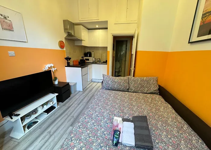 Central, Affordable And Fashion Flat For 4 People With Breakfast Close To Notting Hill Zone 1