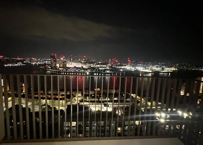 Harbor View Haven Apartment London