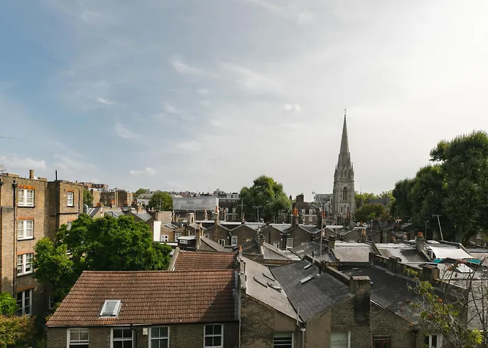 s In The Heart Of High Street Kensington
