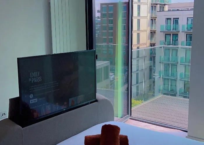 Ds Rentals - Entire 1 Bedroom Apartment London
