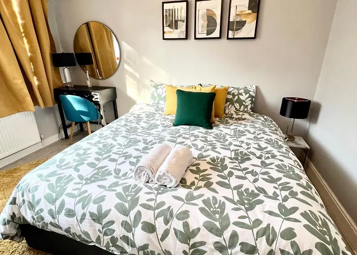 Modern 2 Bed Near Mall And Parking London