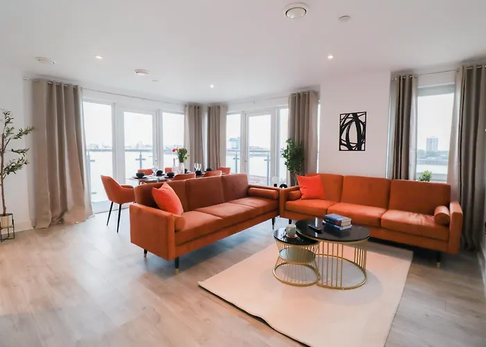 Spacious And Sunny Flat L River Balcony View !
