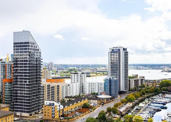 Contemporary 2 Bedroom Flat In Canary Wharf