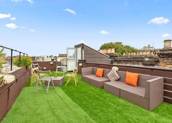 Spacious Sleep 11 With Terrace In Earls Court Ec99