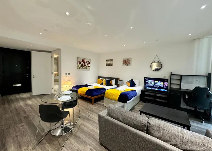 London Modern Close To Tower Bridge, Sky Garden, Train And Much More