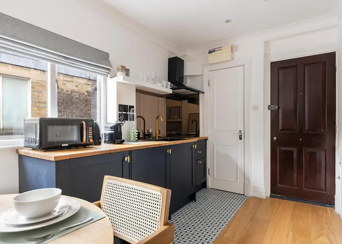 Luxurious Studio Retreat - La Reserve Knightsbridge London