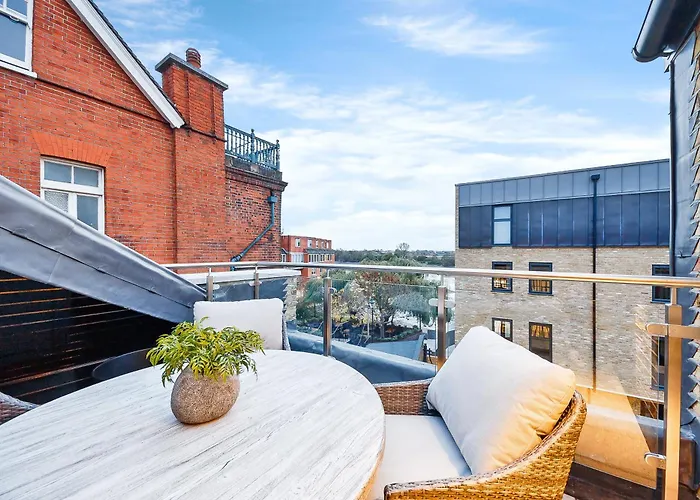Palace Wharf Apartments