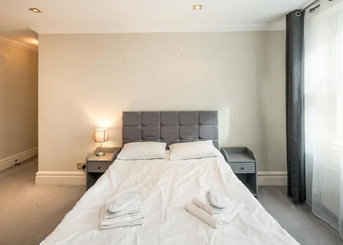 Kensington Skyline Penthouse Apartment London