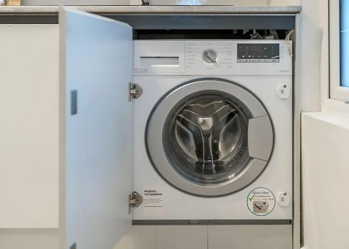 New 3Bed Stylish Apartment With Amazing Transport London