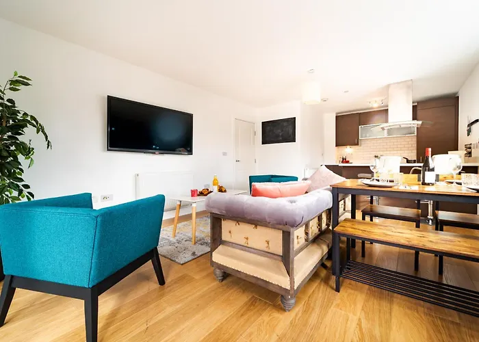 Chic Property Near Tower Hill With A Gym London