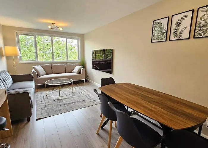 Canal View 2Bd Flat - Regents Park! Londres