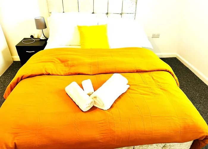 Home Away From Home 2 Bedroom Flat 5 Minutes Walk To Alexander Palace Station 15 Min Via Tube To Central London With Free Parking