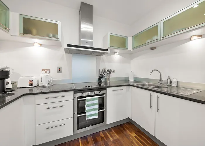 Londwell, Canary Wharf River Thames Balcony Penthouse London