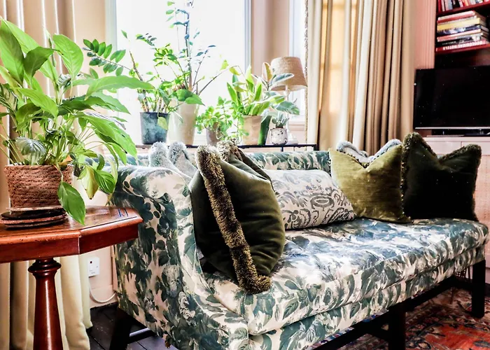 Elegant Central London Flat With Stylish Decor
