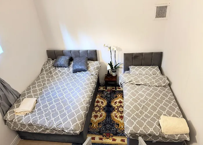Studio With 3 Beds- 20 Min From Bridge And Gatwick Airport