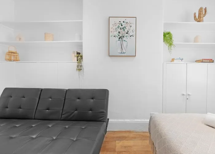 2 Bed Piccadilly Apartment 1