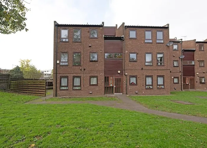 Idyllic Stylish With Fast Speed Broadband & Free Parking